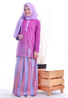 Desain Baju Muslim Atasan Wanita